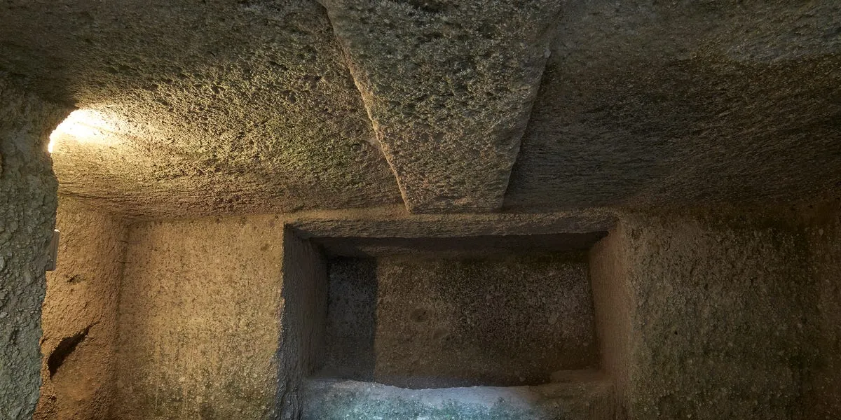 Ein seltener Fund aus der etruskischen Vergangenheit: das vollständig intakte Grab von San Giuliano